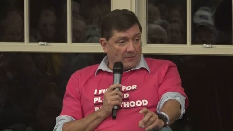 Alexandria Ocasio-Cortez to hold town hall with Troy Jackson in Portland