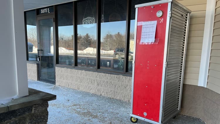 South Portland restaurant offers free meals to people in need