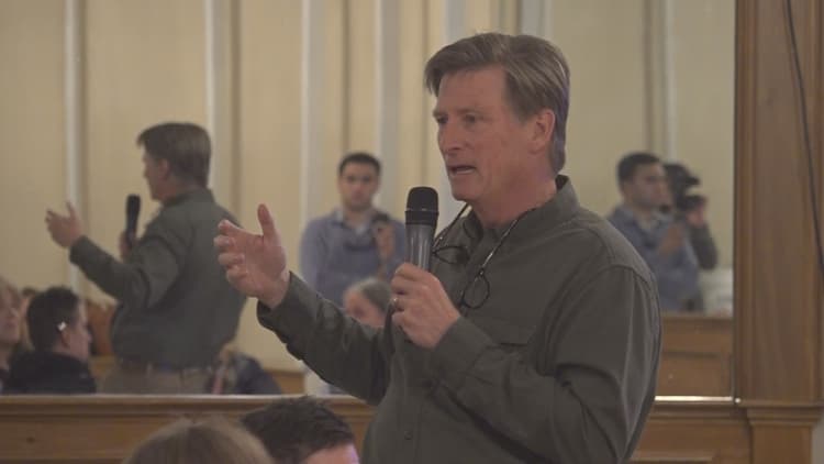 Republican gubernatorial candidate Jonathan Bush outlines tax, budget priorities at Portland town hall