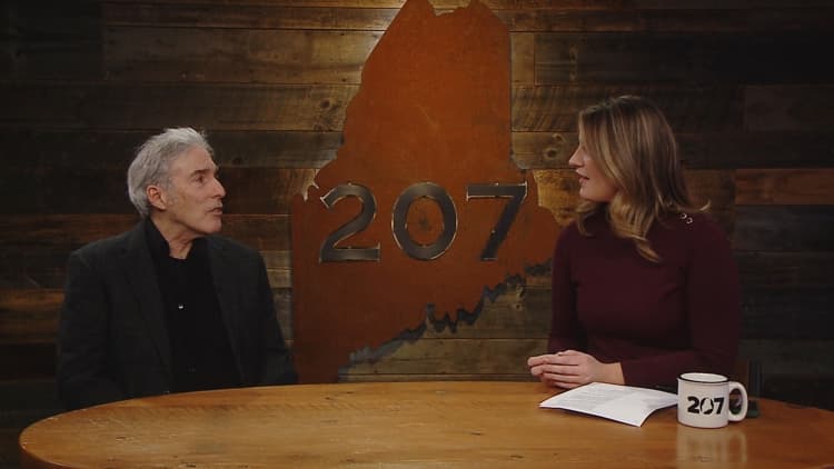 This Maine author was inspired to write mystery novels while bartending