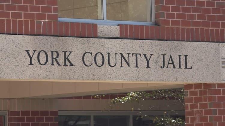 Corrections officers, 2 others face charges for allegedly smuggling vape into York County jail